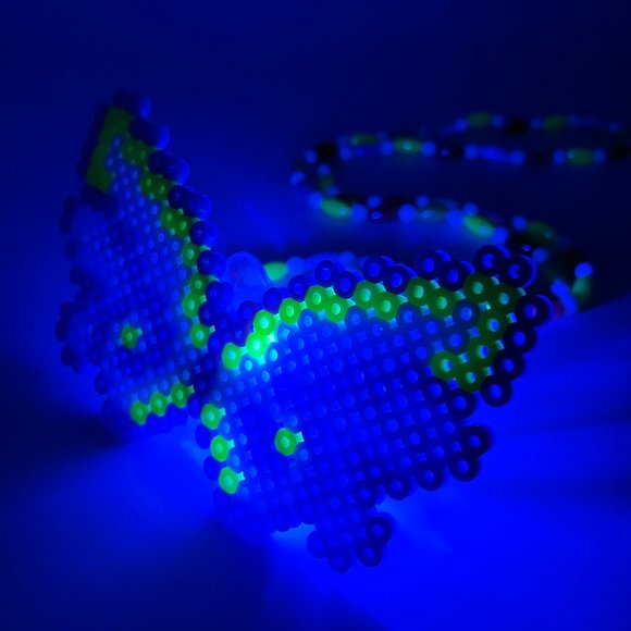 LASR Hypnotic Fairy Wings Light Up Pacifier Rave Kandi Necklace - Picture 3 of 3